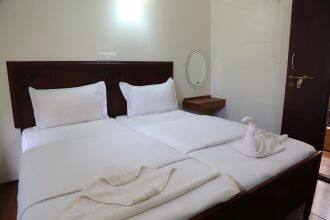 RVK Deluxe Houseboat, Alleppey 2